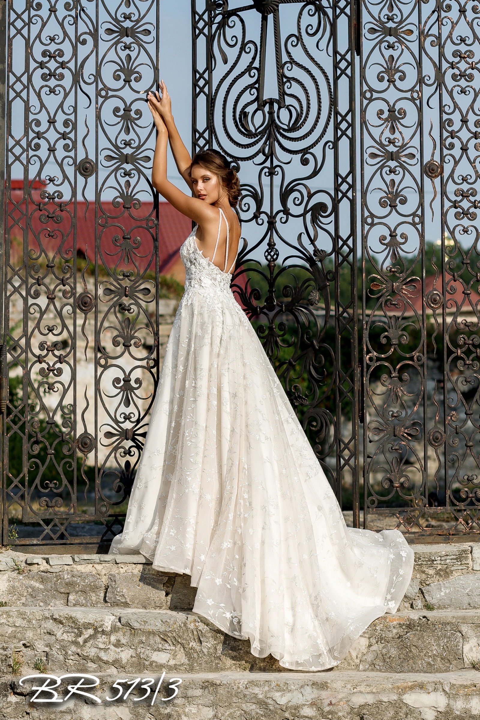 2020 wedding dress A-line v neckline backless spaghetti straps shimmery skirt embroidery lace
