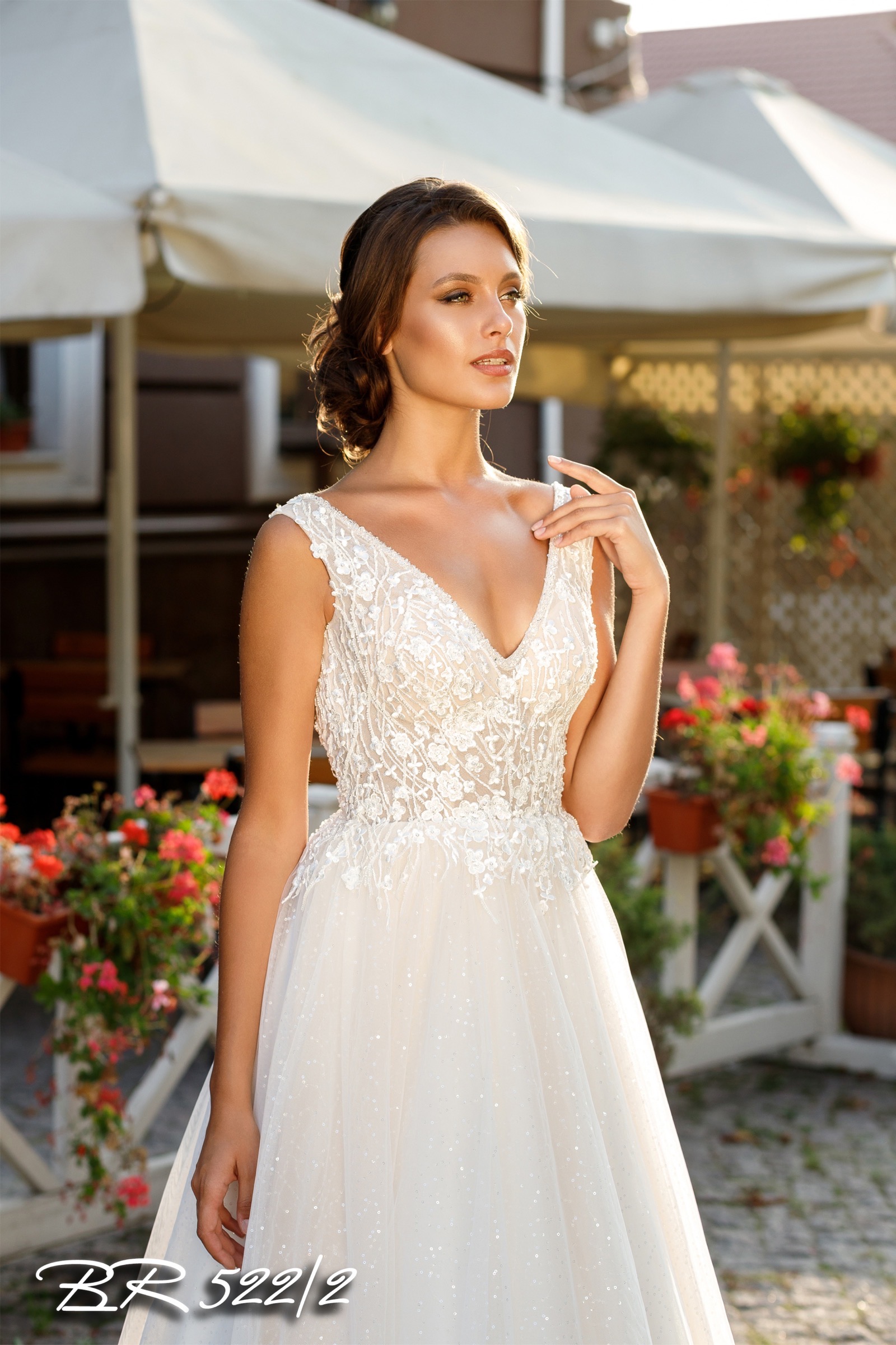 2020 wedding dress A-line V neckline court train lace embroidery shimmery tule